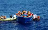 Italy giải cứu gần 300 người di cư trên biển