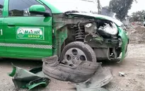 Hà Nội: Xe ô tô đi ngược chiều gây tai nạn liên hoàn
