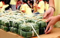 Ngày hội “Bánh chưng xanh và nghệ thuật thư pháp” cho trẻ em nghèo