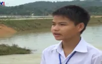 Học sinh dũng cảm cứu cô giáo giữa dòng nước lũ
