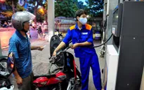 Giá xăng bất ngờ tăng mạnh từ 15h hôm nay (11/3)