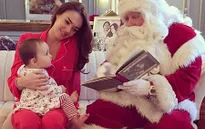 “Sao” nhí nhảnh bên Ông già Noel