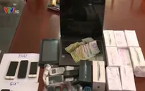 TP.HCM: Bắt băng nhóm chuyên lừa đảo bán điện thoại iPhone giả