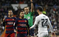 Isco lĩnh án treo giò hai trận sau cú đá vào chân Neymar