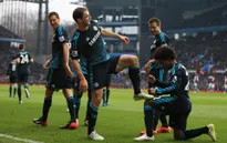 Chelsea chắc ngôi đầu, Man City hụt hơi