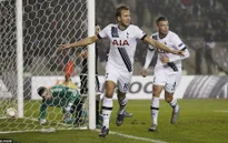 Europa League: Liverpool và Tottenham giành vé đi tiếp