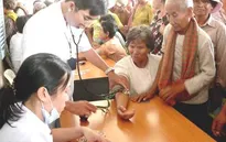 Khám chữa bệnh cho người dân hai xã biên giới của Campuchia