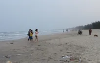 Quảng Ngãi: Đi tắm biển đầu năm, 3 học sinh chết đuối