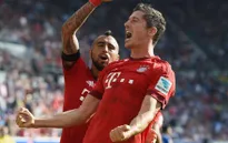 Lewandowski cứu rỗi Bayern ở phút 90