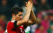 HLV Guardiola "choáng toàn tập" với kỷ lục của Lewandowski