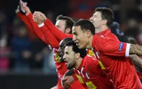 Europa League: Liverpool và Tottenham đi tiếp với ngôi đầu