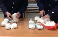 Cao Bằng: Bắt đối tượng vận chuyển hơn 2kg ma túy đá
