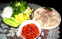 Thưởng thức mắm sò Lăng Cô