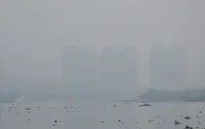 TP.HCM mờ ảo trong màn sương mù dày đặc
