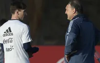 HLV Martino tiếc chưa muốn loại Messi khỏi ĐT Argentina