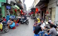 Hà Nội: Nhiều hộ kinh doanh khốn đốn vì mất nước