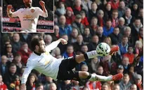 Pha "ngả bàn đèn" ngoạn mục của Mata làm tung lưới Liverpool