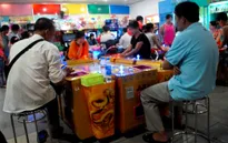 Máy đánh bạc lừa tiền khách chơi như thế nào?