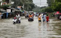 Ấn Độ: Mưa lớn gây ngập lụt, 100 người thiệt mạng