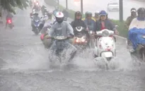 TP. HCM: Nhiều tuyến đường ngập sâu sau mưa lớn