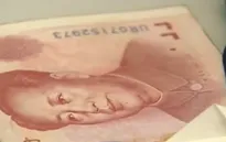 Trung Quốc: Bán ròng ngoại tệ kỷ lục để hỗ trợ nội tệ