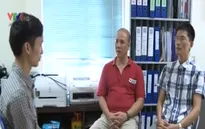 Đoàn người Việt đầu tiên mắc kẹt ở Nepal bàng hoàng trở về