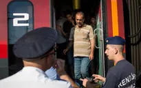 Hungary đóng cửa ga đường sắt ở Budapest để ngăn người di cư