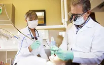Nguy cơ phơi nhiễm HIV và viêm gan tại Australia
