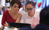 GLTT cùng đoàn làm phim Những ngọn nến trong đêm 2