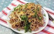Nộm hoa chuối trộn thịt gà