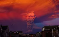 Chile: Núi lửa Calbuco phun trào trở lại sau 50 năm