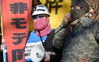 Đàn ông đơn thân tiến hành biểu tình chống Giáng sinh ở thủ đô Tokyo