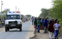 Người dân Kenya hiến máu cứu nạn nhân vụ thảm sát tại TP Garissa