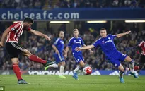 Pelle chói sáng, nhấn chìm Chelsea ngay tại Stamford Bridge