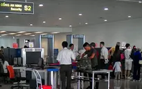 Phát hiện hành lý chứa chất bột nghi là thuốc nổ