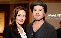 Brad Pitt ngắm nghía vai diễn trong phim vợ đạo diễn