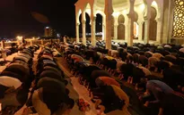 Người dân Hồi giáo đón tháng lễ Ramadan