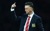HLV Van Gaal bảo vệ lối đá bóng dài tuyệt vọng của Man Utd