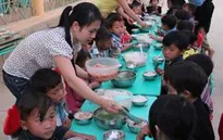 Tiếp tục hỗ trợ gạo cho học sinh đặc biệt khó khăn