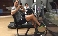 Ronaldo khoe ảnh say sưa tập gym cùng con trai
