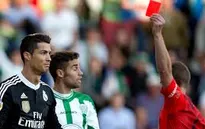 9 tấm thẻ đỏ trong sự nghiệp của Ronaldo