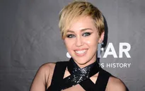 Miley Cyrus xăm mình tưởng nhớ vật nuôi