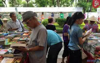 Nhộn nhịp triển lãm - hội chợ sách Quốc tế Việt Nam lần thứ 5