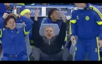 Mourinho "cười mỉa mai" tình huống trọng tài không thổi penalty