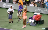 Serena phấn khích vì fan trong ngày trở lại Indian Wells