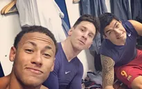 Tam tấu Messi – Suarez – Neymar chụp ảnh selfie ăn mừng