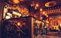 Quán bar độc đáo như trong phim viễn tưởng
