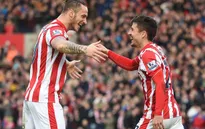 Depay mắc lỗi tệ hại khiến Man Utd bị Stoke chọc thủng lưới sởm
