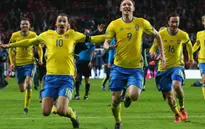 Siêu phẩm sút phạt của Ibrahimovic đưa Thụy Điển đến Euro 2016