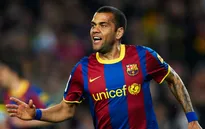 Phớt lờ PSG, Dani Alves đạt thỏa thuận gia hạn với Barcelona
